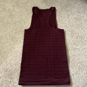 Lululemon plum tank - size 6